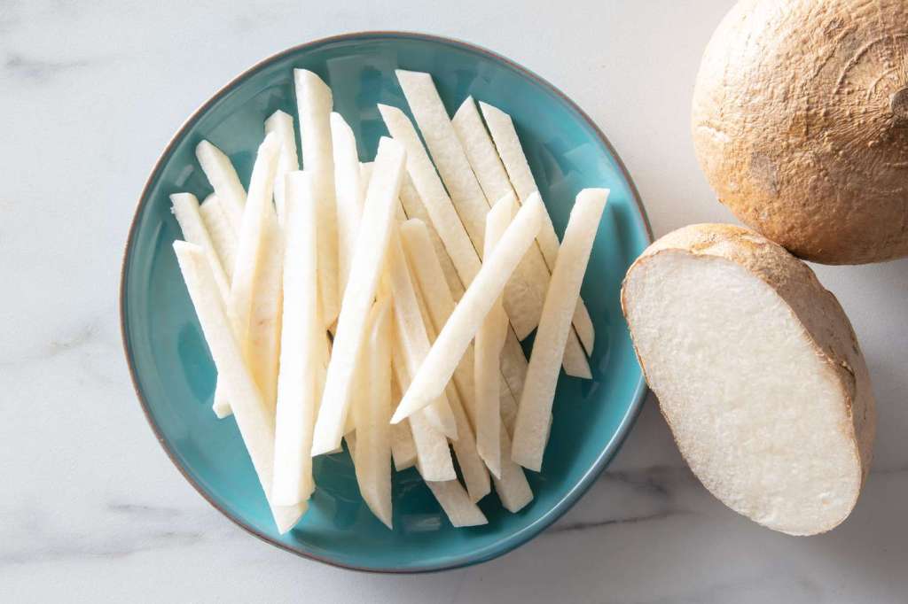 Jicama: The Crunchy Root That Loves Your&nbsp;Gut